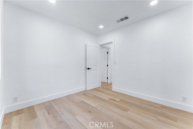 325 S Valley Street, Anaheim CA: https://media.crmls.org/medias/24606772-e1b6-4d14-9a0b-dfdd57514b87.jpg