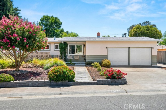 571 Redwood Way, Chico CA: https://media.crmls.org/medias/2460cada-b1db-4ee2-a082-8841c31ce2f5.jpg