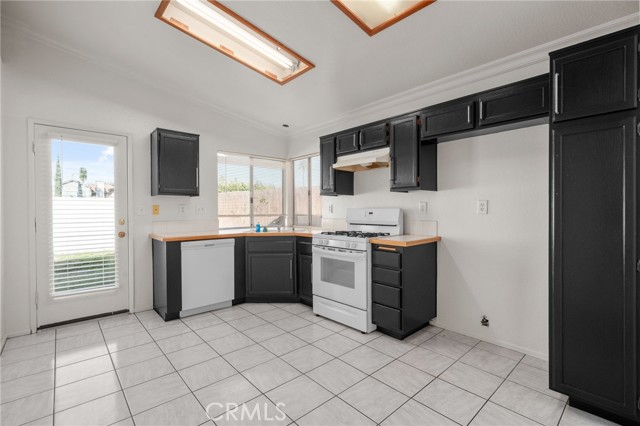 Detail Gallery Image 11 of 29 For 11864 Perlita, Fontana,  CA 92337 - 3 Beds | 2 Baths