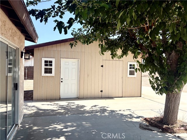 9856 Hawthorne Avenue, Hesperia CA: https://media.crmls.org/medias/24623629-ba62-48cc-899c-444c533148ba.jpg