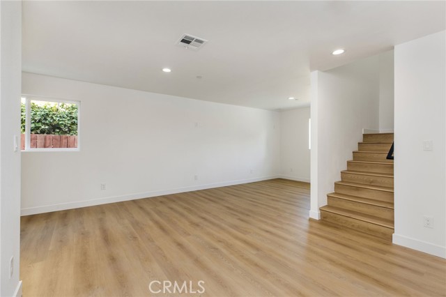 9613 S Hobart Boulevard, Los Angeles CA: https://media.crmls.org/medias/2463695a-93dc-421d-b88e-4097b4107c92.jpg