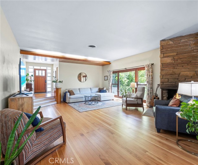 Image 11 of 62 For 701 Valley View Drive