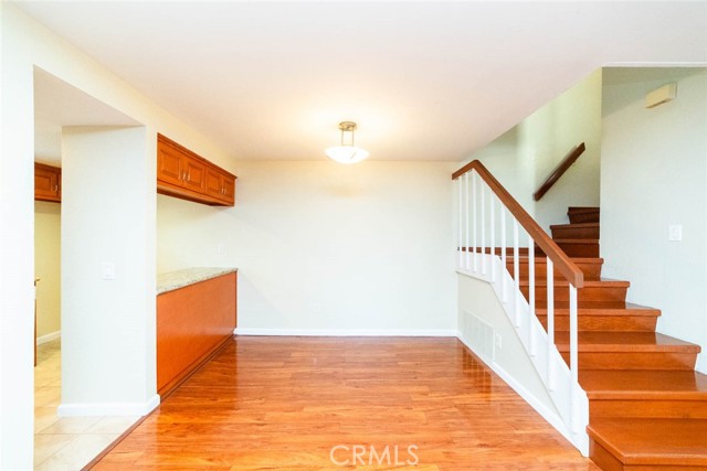 Detail Gallery Image 6 of 28 For 923 Lombard Ct, Costa Mesa,  CA 92626 - 3 Beds | 2/1 Baths