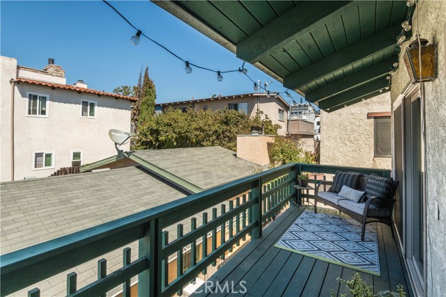 837 5th Street, Hermosa Beach, California 90254, 2 Bedrooms Bedrooms, ,2 BathroomsBathrooms,Residential,Sold,5th,PV21203329