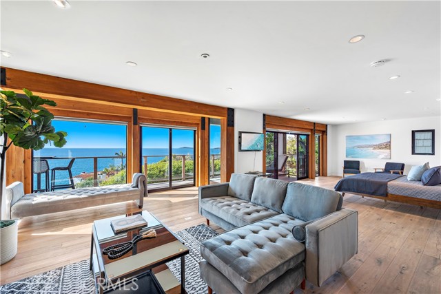 Detail Gallery Image 19 of 69 For 2623 Victoria Dr, Laguna Beach,  CA 92651 - 4 Beds | 3/1 Baths