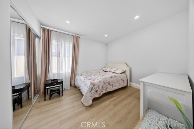 Detail Gallery Image 22 of 33 For 17007 Bassett St, Van Nuys,  CA 91406 - 4 Beds | 2 Baths