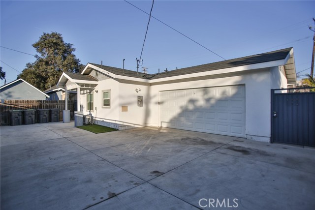 408 S Flower Street, Santa Ana CA: https://media.crmls.org/medias/24664e40-9fe6-49df-870e-fcf9ca6a900c.jpg
