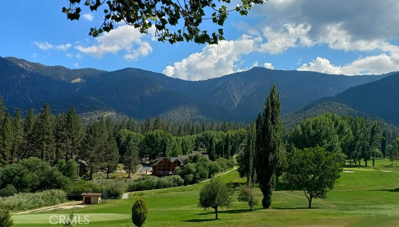 https://media.crmls.org/medias/24668ac3-6741-4e37-8145-d523ccfc5a1a.jpg?preset=X-Large