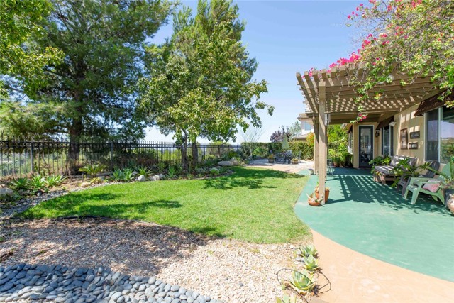 10266 Horsehaven Street, Sun Valley CA: https://media.crmls.org/medias/2466dd90-eb3e-4be8-a8d9-604bcec645a1.jpg