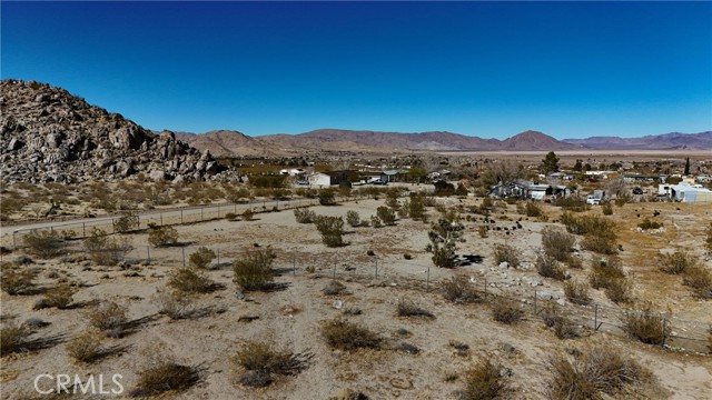 728 Red Butte Road, Lucerne Valley CA: https://media.crmls.org/medias/2466efc1-70e1-4adb-981e-113af3aead92.jpg