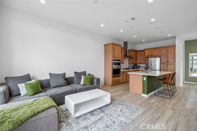 Detail Gallery Image 8 of 29 For 160 Keeper, Irvine,  CA 92618 - 2 Beds | 2/1 Baths