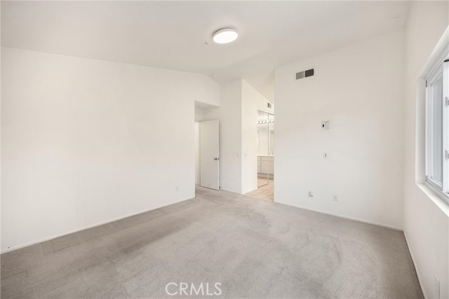 1443 Sutherland Drive, Riverside CA: https://media.crmls.org/medias/246773b7-d644-4c89-bdb6-d01c01301409.jpg