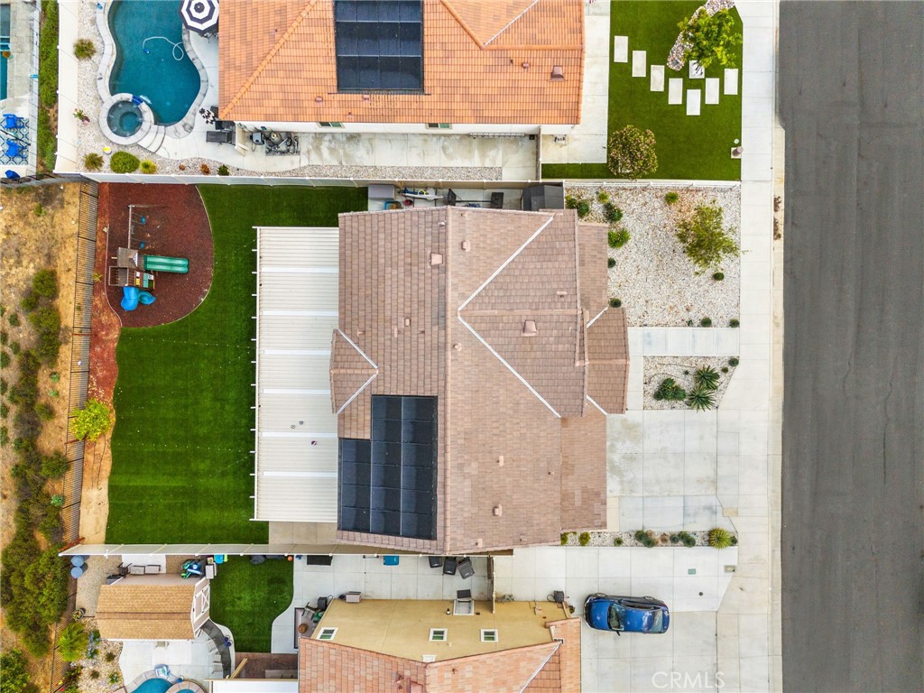 https://media.crmls.org/medias/2467b777-93c3-4988-b5f1-b401b6e59a43.jpg?preset=X-Large