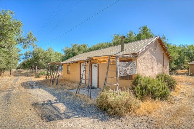 16 Rocky Drive, Oroville CA: https://media.crmls.org/medias/2467dde4-8b42-4d67-b5b3-9204fc07f117.jpg