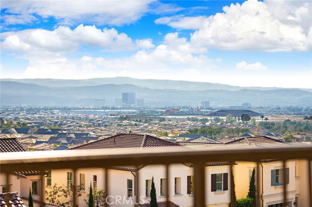 118 sunnybank Boulevard, Irvine CA: https://media.crmls.org/medias/2467f494-3487-4d91-bcef-6caad3c30ef2.jpg