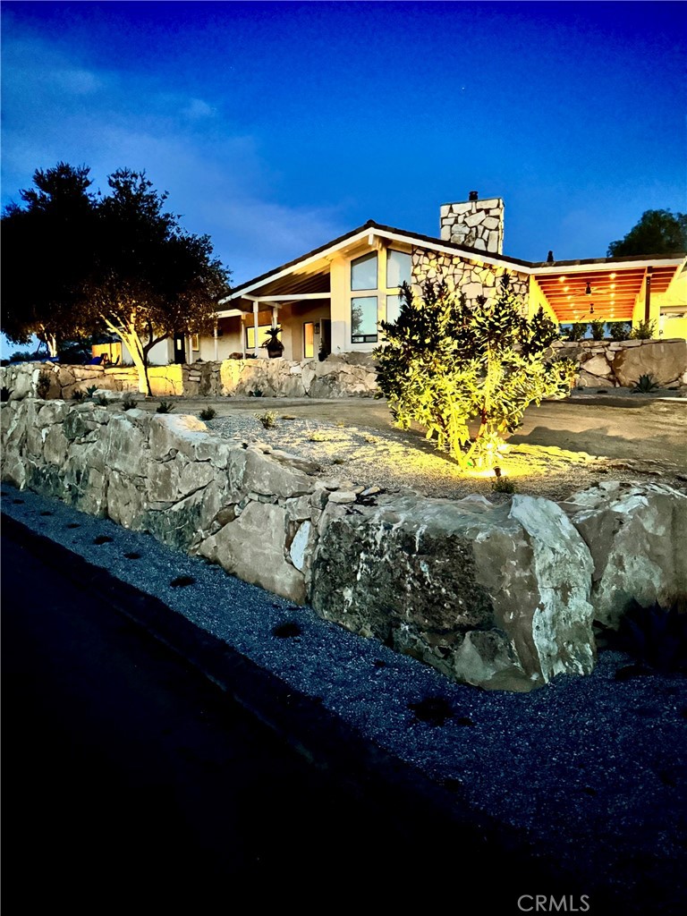 https://media.crmls.org/medias/24680798-3120-4fcf-b044-defef3bdf615.jpg?preset=X-Large