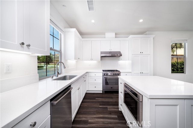 102 Anthology, Irvine CA: https://media.crmls.org/medias/2468aa78-8669-4981-af7c-f40e6378f365.jpg