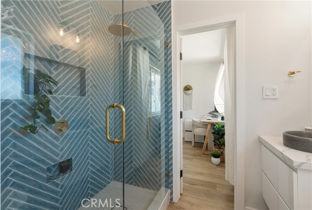 7661 Ontario Drive, Huntington Beach CA: https://media.crmls.org/medias/2468c974-83d1-4e57-a546-6778dfc6251f.jpg