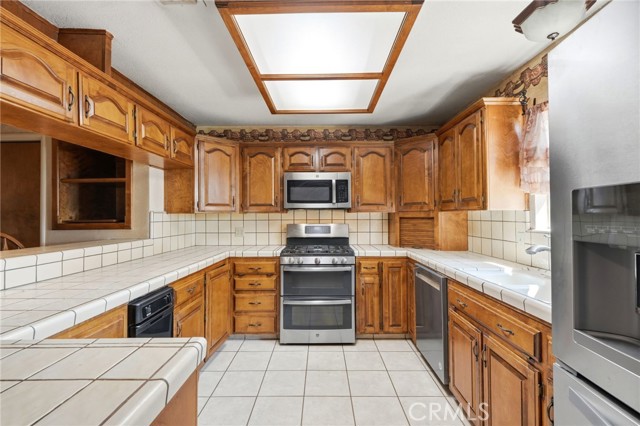 Detail Gallery Image 24 of 68 For 24053 Road 212, Lindsay,  CA 93247 - 3 Beds | 2 Baths