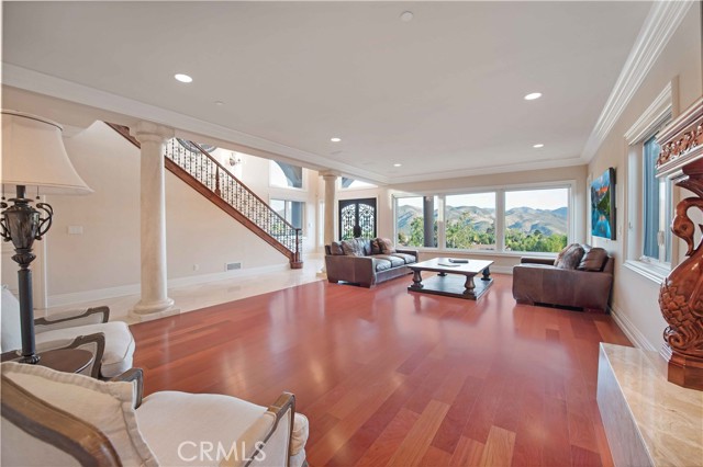 6805 Aviano Drive, Camarillo CA: https://media.crmls.org/medias/246a8181-d38d-4371-8dde-e7df8897b133.jpg