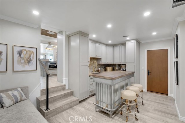 Detail Gallery Image 13 of 31 For 2808 W Oceanfront, Newport Beach,  CA 92663 - 4 Beds | 4 Baths