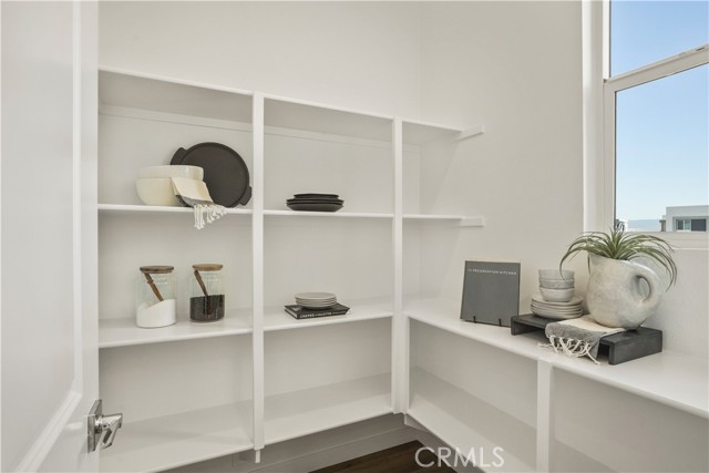Detail Gallery Image 9 of 18 For 27306 Bear Creek Ln, Valencia,  CA 91381 - 3 Beds | 3/1 Baths