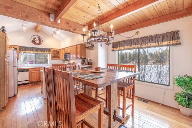 Detail Gallery Image 8 of 39 For 43091 Bear Creek Ct, Big Bear Lake,  CA 92315 - 3 Beds | 3 Baths