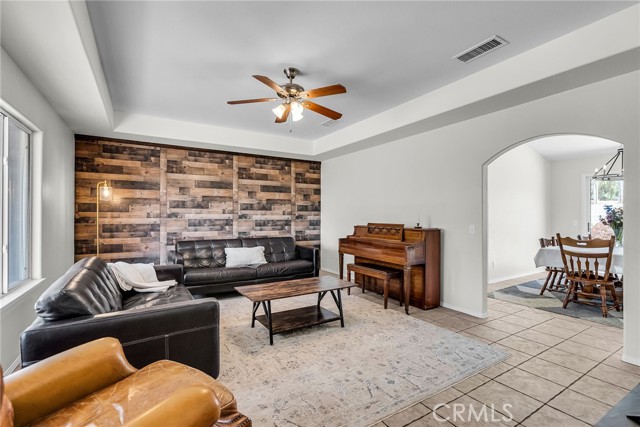 18150 Granite Avenue, Riverside CA: https://media.crmls.org/medias/246b929c-1933-43f7-8911-c6da50fa34e3.jpg