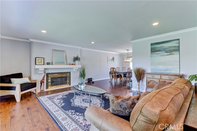 25701 Minoa Drive, Mission Viejo CA: https://media.crmls.org/medias/246bc2e8-15b1-4b3b-8366-129ac04ee468.jpg