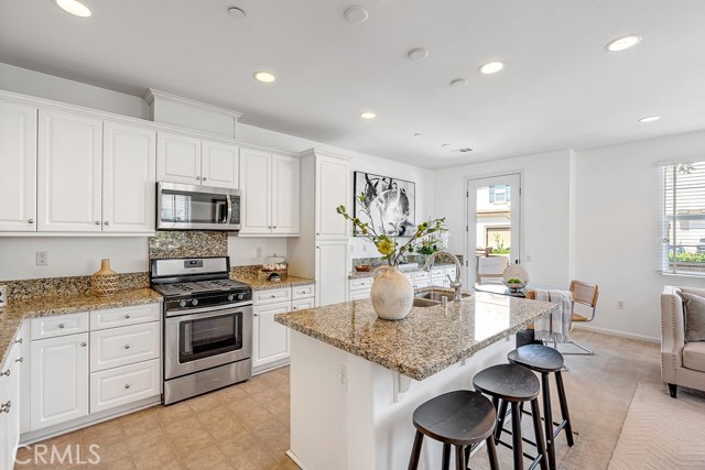 Detail Gallery Image 13 of 36 For 3071 E via Rosso, Ontario,  CA 91764 - 3 Beds | 2/1 Baths