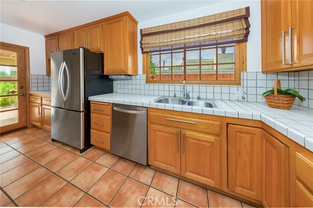 Detail Gallery Image 7 of 23 For 8924 Chimineas Ave, Northridge,  CA 91325 - 4 Beds | 2 Baths