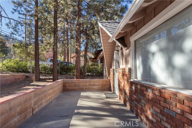 Detail Gallery Image 2 of 30 For 592 Mountain View Ave, Wrightwood,  CA 92397 - 2 Beds | 1 Baths