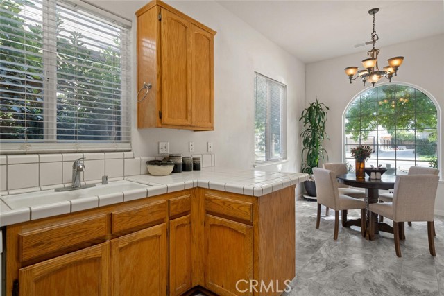 Detail Gallery Image 11 of 30 For 2076 Rochester Dr, Chico,  CA 95928 - 3 Beds | 2 Baths