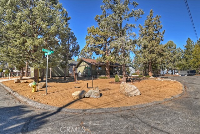 Detail Gallery Image 2 of 17 For 437 San Martin, Big Bear City,  CA 92314 - 2 Beds | 1 Baths
