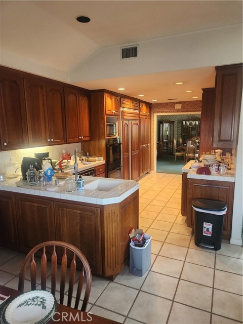 3082 Copa De Oro Drive, Los Alamitos CA: https://media.crmls.org/medias/246e7e93-26ed-4356-af56-24f2a9f5bb38.jpg