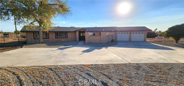 Detail Gallery Image 5 of 74 For 16257 Saint Timothy Rd, Apple Valley,  CA 92307 - 3 Beds | 2 Baths