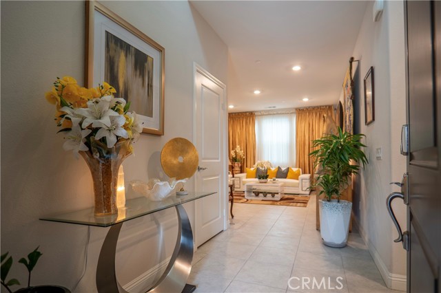 Detail Gallery Image 6 of 31 For 20525 Martingale, Saugus,  CA 91350 - 3 Beds | 3 Baths