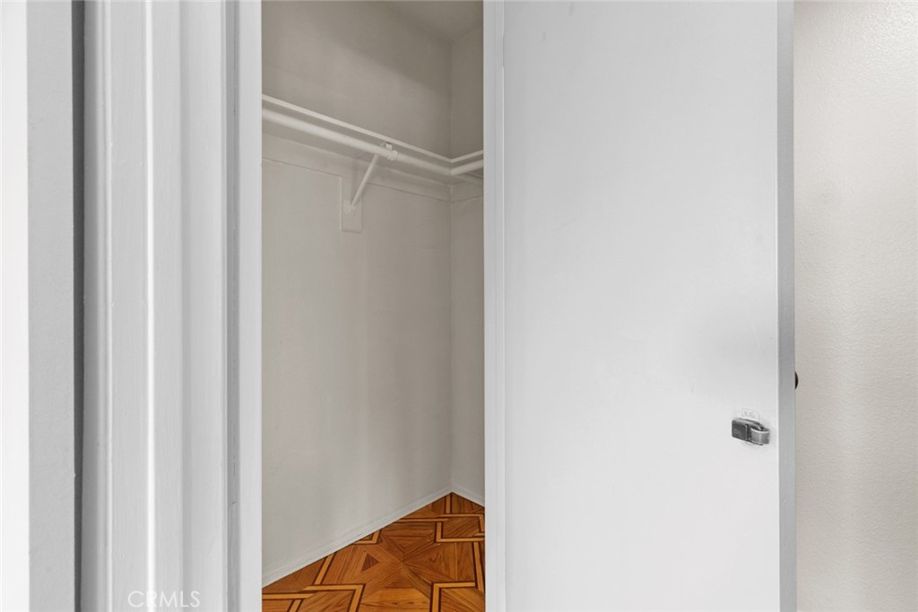 https://media.crmls.org/medias/246f16c3-36f0-465a-b3e7-c52c1e564eda.jpg?preset=X-Large