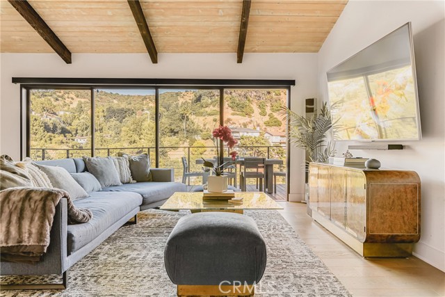 2522 Zorada Drive, Los Angeles CA: https://media.crmls.org/medias/246fc9f7-82c6-4eda-8d82-18e1d3708dc1.jpg