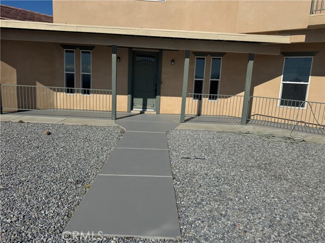 Detail Gallery Image 4 of 4 For 13975 Barker, Apple Valley,  CA 92307 - 5 Beds | 6 Baths