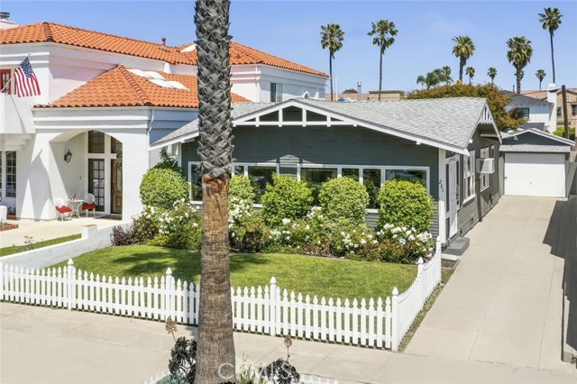 231 Avenue B, Redondo Beach, California 90277, 2 Bedrooms Bedrooms, ,1 BathroomBathrooms,Residential,Sold,Avenue B,SB22078134