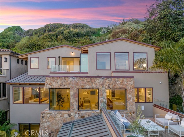 Detail Gallery Image 7 of 47 For 3130 Breakers, Corona Del Mar,  CA 92625 - 3 Beds | 2/1 Baths