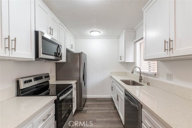 6520 Shirley Avenue, Reseda CA: https://media.crmls.org/medias/24714d37-c9f8-4cfa-b65e-b300061abb7b.jpg