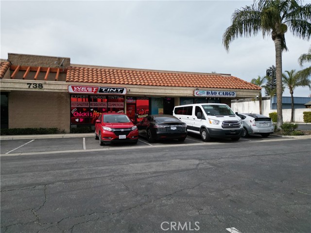 738 S Waterman Avenue, San Bernardino, California 92408, ,Commercial Lease,For Rent,738 S Waterman Avenue,CRCV24032683