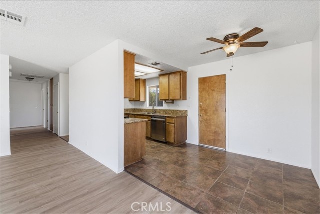 Detail Gallery Image 9 of 45 For 6851 Quail Spring, Twentynine Palms,  CA 92277 - 3 Beds | 2 Baths