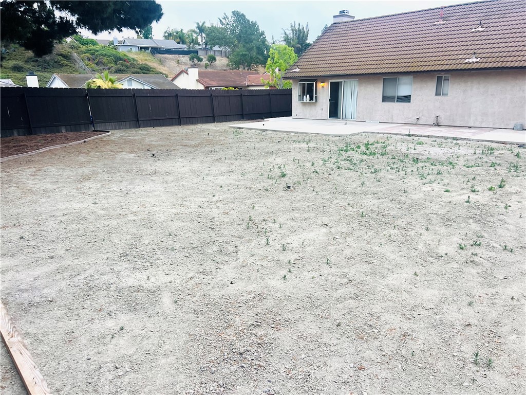 https://media.crmls.org/medias/24728d99-84a5-4ecb-b4e2-077499e2d1d9.jpg?preset=X-Large