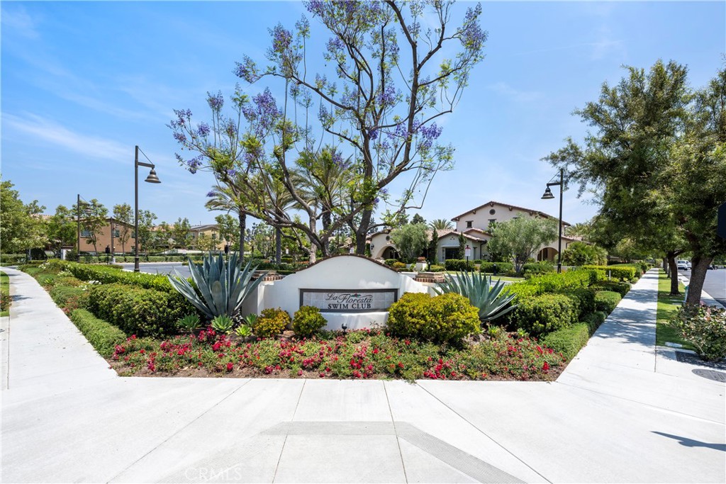 La Floresta Swim Club...Community Center...and SO MUCH MORE!