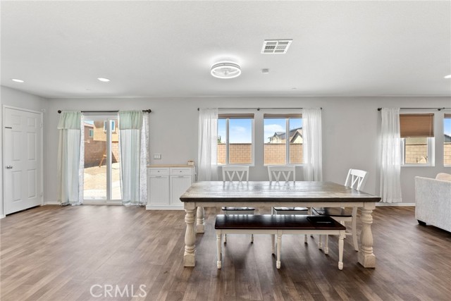 Detail Gallery Image 11 of 52 For 11832 Espola Pl, Victorville,  CA 92392 - 4 Beds | 3 Baths