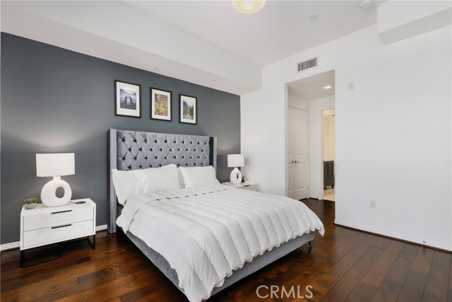 4050 Glencoe Avenue, Marina del Rey CA: https://media.crmls.org/medias/24732f6e-e8ff-49c7-8696-aa53ad0671e9.jpg