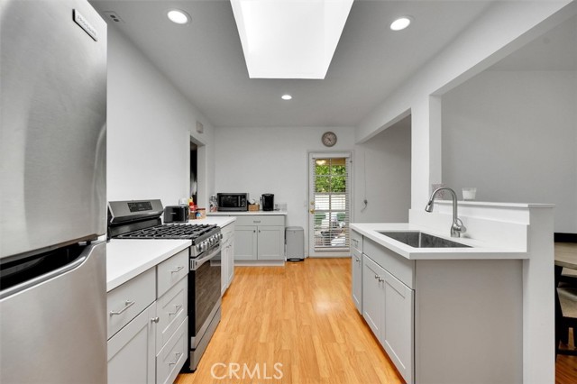 Detail Gallery Image 15 of 44 For 4415 Morella Ave, Studio City,  CA 91607 - 4 Beds | 4 Baths